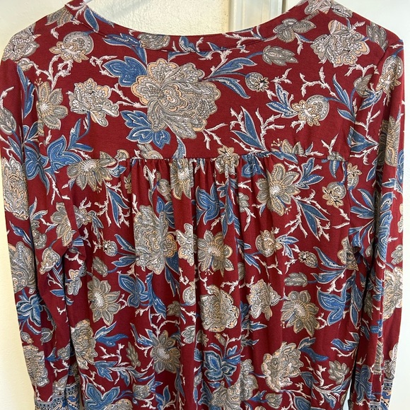 Lucky Brand Rust & Blue Floral High Low Henley Top Women’s Size Medium - Picture 7 of 7